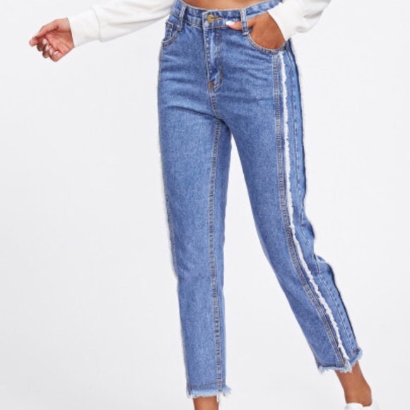 Dual pocket back raw edge jeans - Picture 1 of 1